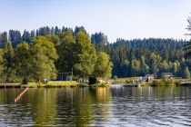 Stadtbad Kitzbühel - Am Schwarzsee gibt es ein städtisches Freibad. • © alpintreff.de - Silke Schön