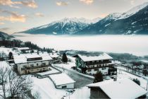 Das außergewöhnliche Crazy-Farming-Hotel BergBaur findest Du in Neukirchen am Großvenediger im Nationalpark Hohe Tauern - mit direktem Blick auf den Großvenediger. • © Verwolf, Hotel BergBaur