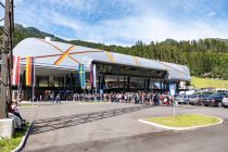 Beginnen wir mit der Talstation der Schlossalmbahn in Bad Hofgastein. Man kann schon sagen, dass einiges los ist - auch im Sommer. • © alpintreff.de - Christian Schön