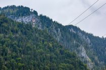 Die Feuerkogelseilbahn in Ebensee ist als einzige Anlage im Gebiet Feuerkogel ganzjährig in Betrieb.

Sie erschließt im Sommer ein Wandergebiet und für Mountainbiker gibt es eine „Downhill-Strecke“, wie das Sommerpanorama es nennt. Darüber hinaus gibt es zwei Paragleiter-Startplätze und einen Startplatz für Drachenflieger. Am Alberfeldkogel gibt es einen Klettersteig.  • © alpintreff.de - Christian Schön
