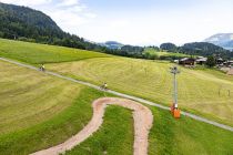 Hinauf geht es entwedet mit eigener Muskelkraft oder mit dem umgebauten Oblingleiten-Lift. • © alpintreff.de - Silke Schön