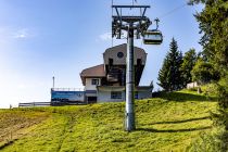 Bergstation Astbergbahn - Die Fahrt mit der Astbergbahn dauert circa fünf Minuten. • © alpintreff.de - Silke Schön