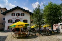 Gemütliche Einkehr - Eine Pause in einem der gemütlichen Cafés und Restaurants bietet sich an. • © alpintreff.de - Christian Schön