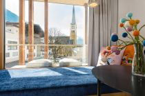Zimmer Hotel BLÜ - Chill-Lounge mit atemberaubendem Ausblick aus dem Zimmer. • © Gasteinertal Tourismus GmbH - Manuel Marktl, Hotel BLÜ