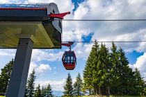 Bergstation Schatzbergbahn - Als Einkehrmöglichkeit steht Dir an der Bergstation die Schatzbergalm mit Streichelzoo und Spielplatz zur Verfügung. • © alpintreff.de - Silke Schön