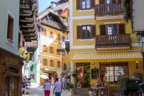 St. Wolfgang bietet schöne Gelegenheiten zum shoppen und kulinarischem Genuss. • © alpintreff.de - Christian Schön