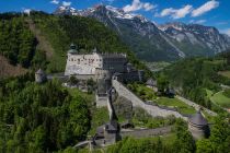 Herrliches Panorama - Wie alle guten Burgen liegt auch Hohenwerfen auf einem Berg. • © salzburg-burgen.at