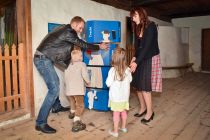 Mitmachstationen - Für die Kinder gibt es an vielen Stellen Mitmachstationen, bei denen man nebenbei noch etwas lernen kann. • © Museum Tiroler Bauernhöfe / G. Grießenböck