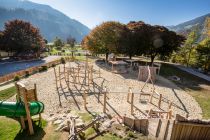 Der Spielplatz bietet viele Gelegenheiten zum klettern und toben.  • © Freizeitpark Zell am Ziller