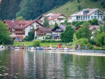 Hopfensee - Im Sommer (also, wenn kein Corona ist ;-) ) ist der Hopfensee gut besucht. • © alpintreff.de - Christian Schön