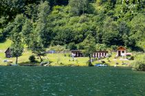 Afritzsee in Kärnten - Ein kleines Strandbad gibt es am Nordende des Sees. • © alpintreff.de / christian Schön
