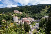 Wer wissen will, wieviel Hotels man am Berg auf möglichst wenig Fläche unterbringen kann, der muss in Bad Gastein mal nachzählen. • © alpintreff.de / christian Schön