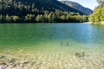 Der Thumsee in Bad Reichenhall - Prachtvolle Natur im Hintergrund. • © alpintreff.de - Christian Schön