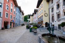 Berchtesgaden - Der Mutter-Kind-Brunnen in Berchtesgaden. • © alpintreff.de - Christian Schön