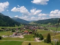 Blick über Tannheim - Blick aus der Neunerköpfle-Seilbahn über Tannheim • © alpintreff.de / christian schön