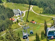 Mittelstation Brandstadlbahn - Die Bahn verfügt über eine Mittelstation, die allerdings nur im Winter für Wiederholungsfahrten im oberen Streckenbereich genutzt wird. • © alpintreff.de / christian schön