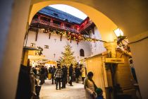 Festivitäten auf der Burg Mauterndorf - Es gibt regelmäßige Veranstaltungen auf der Burg. Dazu gehört der Adventsmarkt im Dezember. • © Salzburger Burgen und Schlösser