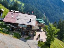 Fleckalm - Terrasse - Gemütliche Terrasse auf der Fleckalm • © alpintreff.de / christian schön