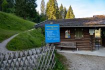 Strandbad Grubsee - Das Badeparadies Grubsee kostet Eintritt. 4 Euro für Erwachsene, Kinder 2 Euro. Ermäßigung mit Gästekarte (Preise 2019) • © alpintreff.de / christian Schön