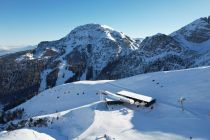 Mittelstation Hoadlbahn - Eine Mittelstation hat die neue Hoadlbahn auch. Sie liegt ungefähr dort, wo die Talstation der Sesselbahn Hoadl II lag. • © Axamer Lizum GmbH