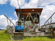 Hochalmbahn Garmisch-Partenkirchen - Talstation: Kein Personal im Tal. Per Lautsprecher werden ggf. Anweisungen aus der Bergstation erteilt. • © alpintreff.de / christian Schön