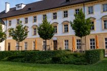 Kloster Ettal - Cafe 1330 - An die Jahreszahl der Gründung erinnert auch das Cafe 1330 im Klosterhof. • © alpintreff.de / christian Schön