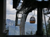 Kreuzeckbahn Garmisch-Partenkirchen - Ausfahrt aus der Bergstation • © alpintreff.de / christian Schön