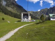 Nebelhornbahn von 1977 - Talseitige Einfahrt in die Station Seealpe. • © alpintreff.de / christian Schön