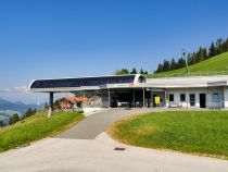 Die Bergstation der im Jahr 2004 erbauten Salvenbahn in Hopfgarten. • © alpintreff.de / christian Schön