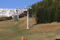 Schönjochbahn - an der Talstation - Die Talabfahrt nach Fiss war zu dem Zeitpunkt im Jahr 2004 noch nicht möglich. • © alpintreff.de / christian schön