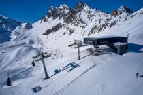 Visnitzbahn - Bergstation - Tolle Pisten mittlerer Schwierigkeiten führen von der Bergstation der Visnitzbahn sowohl zurück zur Alp Trida als auch in den Bereich Muller hinein. • © TVB Paznaun - Ischgl