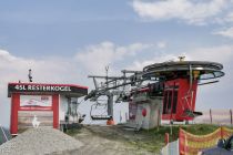 Die Bergstation der 4er Sesselbahn Resterkogel liegt direkt an der Panoramabahn. • © skiwelt.de / christian schön