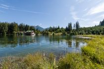 Am Frauensee bei Lechaschau (Reutte/Tirol) kannst Du einen schönen Bade-Tag verbringen.  • © Naturparkregion Reutte - Fotostudio Rene