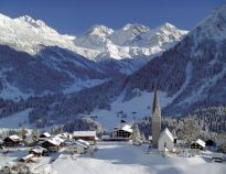 Mittelberg im Kleinwalsertal im Winter.  • © Kleinwalsertal Tourismus, Hans Wiesenhofer