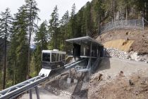 Der Schrägaufzug Ehrenberg Liner in Reutte.  • © TVB Naturparkregion Reutte