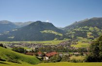 Blick auf Uderns im Zillertal. • © Wörgötter & friends