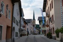 Altstadt von Partenkirchen mit Blick auf die Pfarrkirche • © skiwelt.de / christian schön