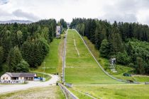 Die Skiflugschanze am Kulm in Bad Mitterndorf - im Sommer natürlich nicht in Betrieb.  • © skiwelt.de - Christian Schön