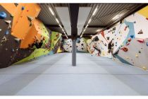 Die Boulderhalle in Bürs bietet Platz für einige spannender Stunden. • © Boulderhalle Klimmerei