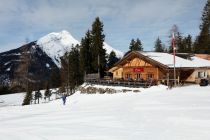 Die Gamsalm in Ehrwald im Winter.  • © Tirol Werbung, Hörterer Lisa