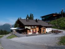 Berggasthof Ehrwalder Alm • © skiwelt.de / christian schön