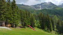 Auf dem Erlebnisberg Fendels gibt ein einen tollen Naturspielplatz. • © TVB Tiroler Oberland Kaunertal, Beatrix Haslwanter