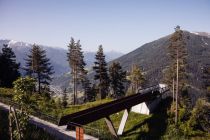 Die Aussichtsplattform Gachener Blick liegt direkt am Naturparkhaus Kaunergrat. • © TVB Tiroler Oberland Kaunertal, Severin Wegener