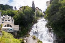 Gasteiner Wasserfall mit altem Kraftwerk. • © skiwelt.de / christian schön