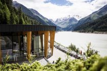 Das Cafe Seepanorama am Gepatschspeicher im Kaunertal. • © TVB Tiroler Oberland Kaunertal, Daniel Zangerl