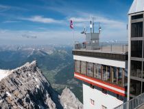 Gipfelstation der Tiroler Zugspitzbahn in Ehrwald. • © skiwelt.de / christian schön