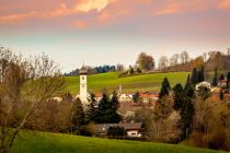 Gmund am Tegernsee mit der Kirche St. Ägidius. • © stux auf pixabay.com