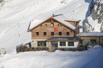 Das Spannagelhaus am Hintertuxer Gletscher.  • © Hintertuxer Gletscher