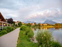 Die Uferpromande in Hopfen am See.  • © skiwelt.de - Christian Schön