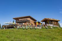 Das Berghaus Tirol im Sommer. • © skiwelt.de - Silke Schön